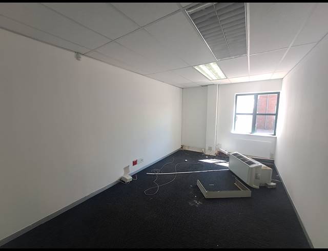464M² OFFICE TO LET IN HYDE PARK